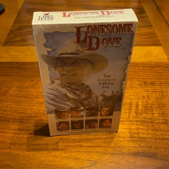 VHS - Lonesome Dove - Picture 1 of 3